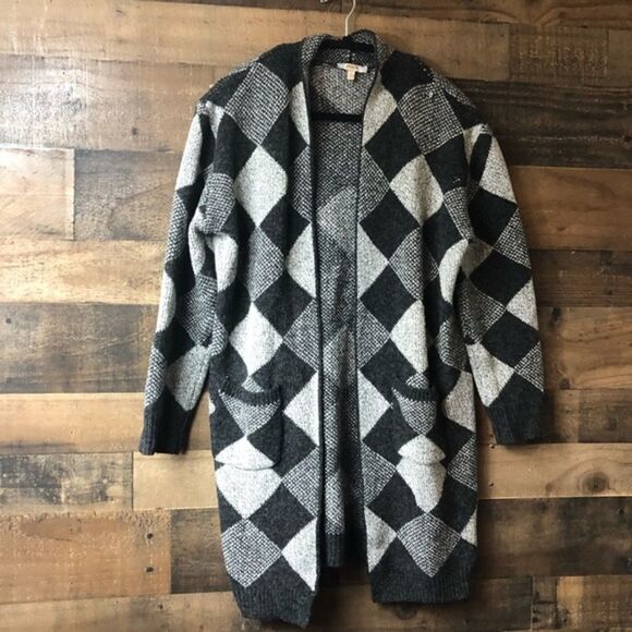 ✨ Peach Black & Grey Checkered Heavy Knit Cardigan✨ - Picture 3 of 6